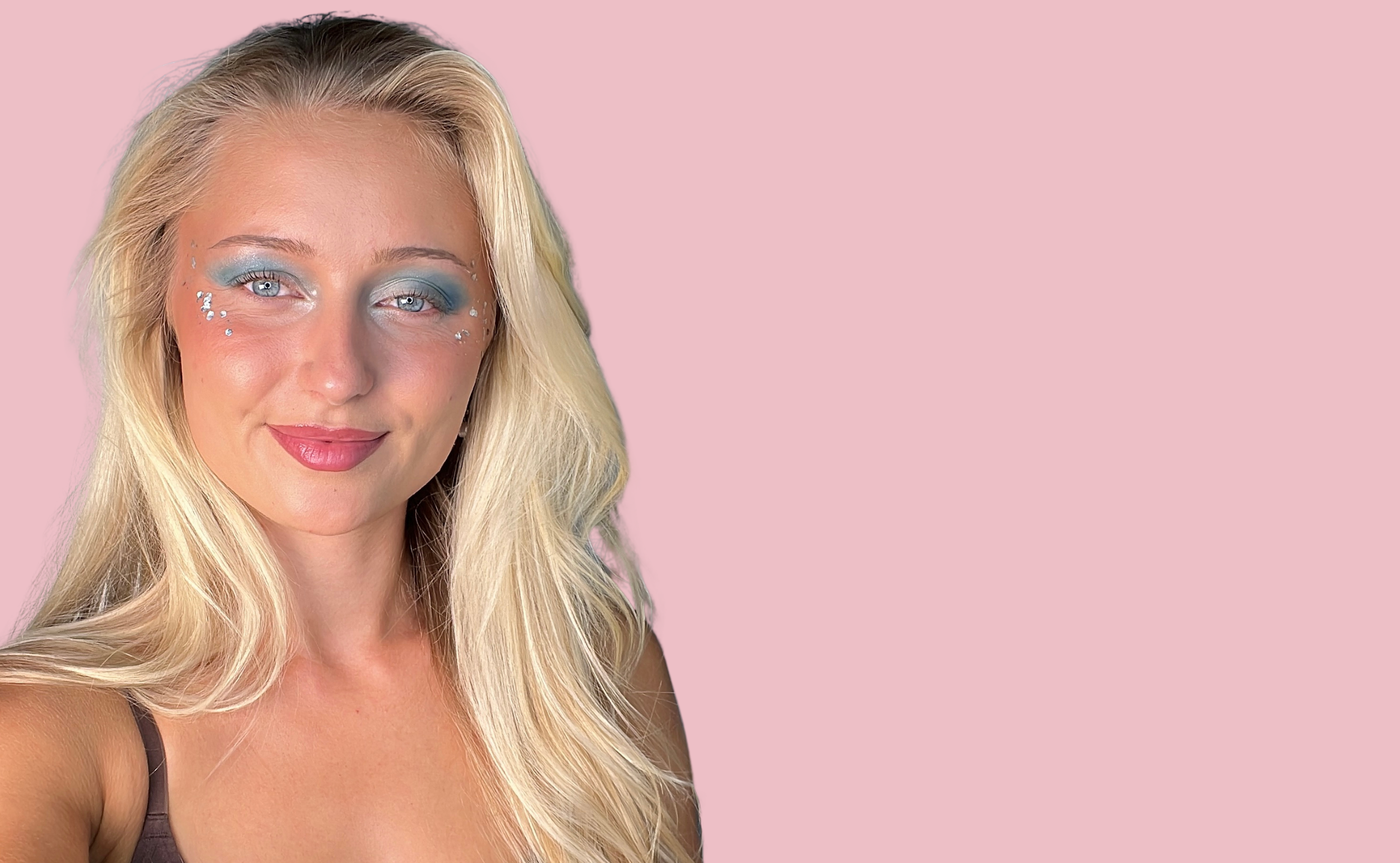 First page banner of girl wearing product Silver Holo Mini Glam Kit