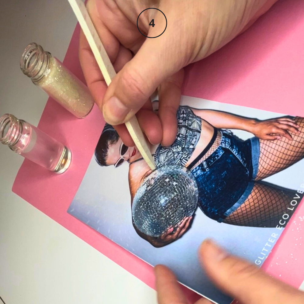 Rett linjene hvor du har påført glitter for et pent resultat.